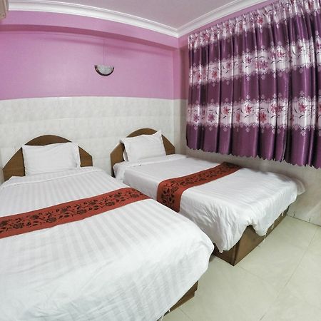 Capitol 3 Guesthouse Phnom Penh Bagian luar foto