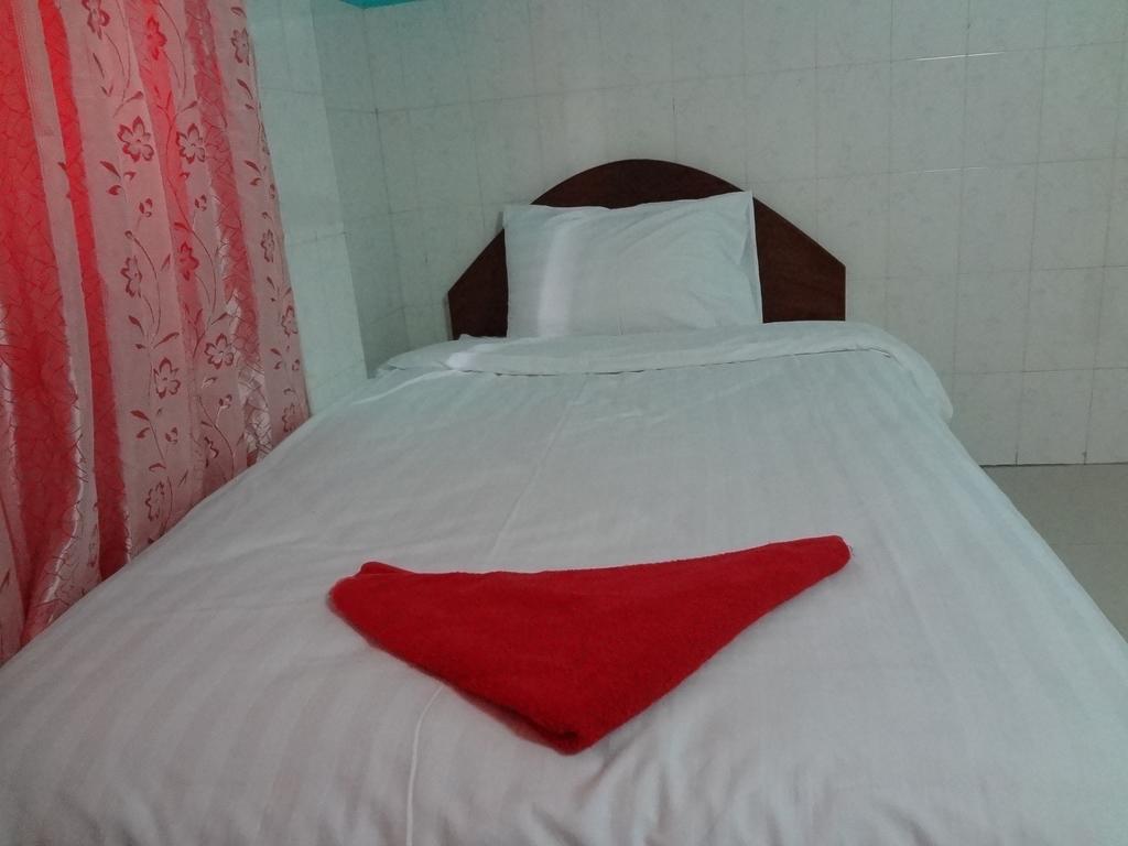 Capitol 3 Guesthouse Phnom Penh Bagian luar foto