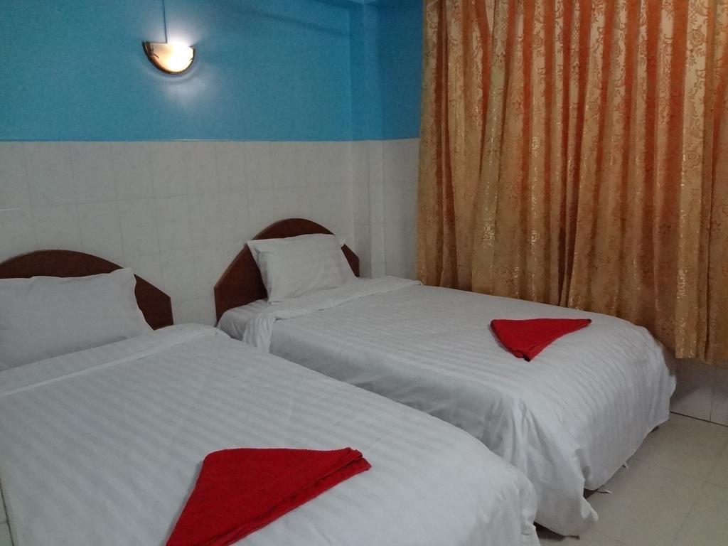 Capitol 3 Guesthouse Phnom Penh Bagian luar foto