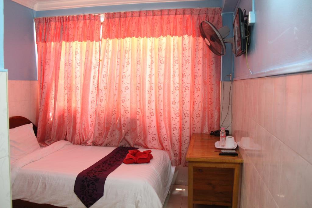 Capitol 3 Guesthouse Phnom Penh Bagian luar foto