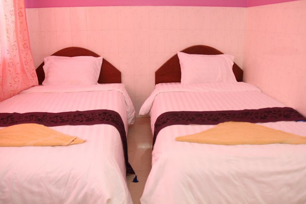 Capitol 3 Guesthouse Phnom Penh Bagian luar foto