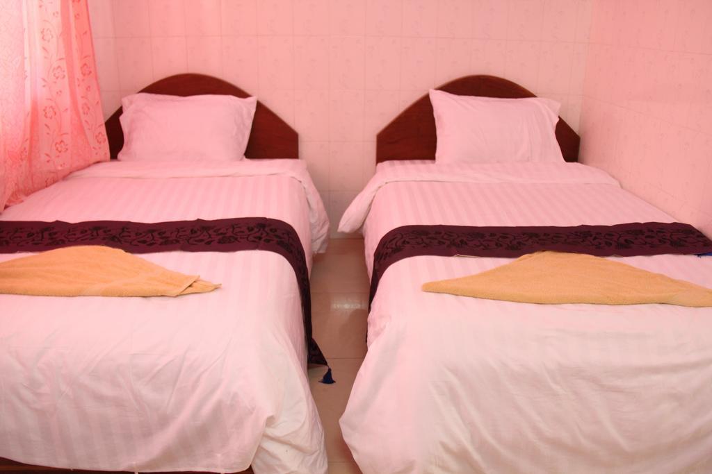 Capitol 3 Guesthouse Phnom Penh Bagian luar foto
