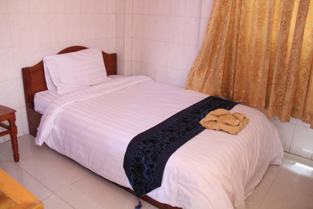 Capitol 3 Guesthouse Phnom Penh Bagian luar foto